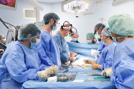 Operații salvatoare de viață pentru copiii cu malformații cardiace congenitale, realizate în România cu ajutorul unei echipe medicale din Germania
