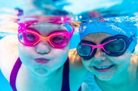 Zentiva sprijină Academia de Înot Dinamo în misiunea de a învăța 15.000 de copii să înoate