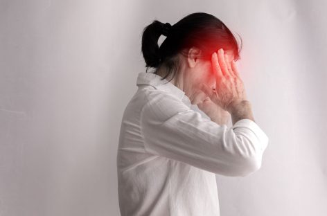 Migrenele și riscurile pentru sănătate. Femeile se confruntă cu riscuri mai mari
