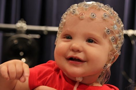 Cercetările sugerează legături între microbiomul bebelușilor și dezvoltarea creierului