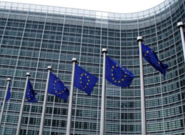Executivul UE propune prelungirea cu 10 ani a utilizării unui erbicid controversat
