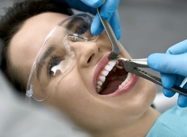 RAPORT: 9 din 10 români rămân fără dinți de la vârsta de 40 de ani