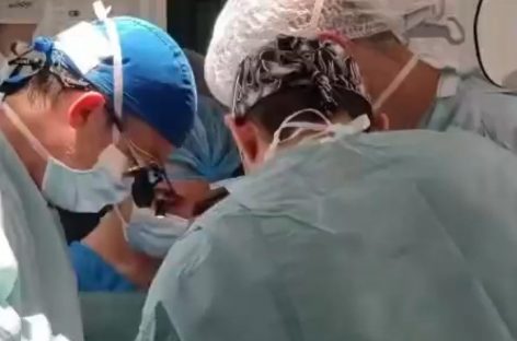 VIDEO Prima implantare a unei inimi artificiale la un copil din România