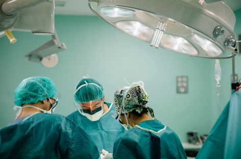 40 de ani de la primul dublu transplant de inimă şi plămâni, reuşit în Europa