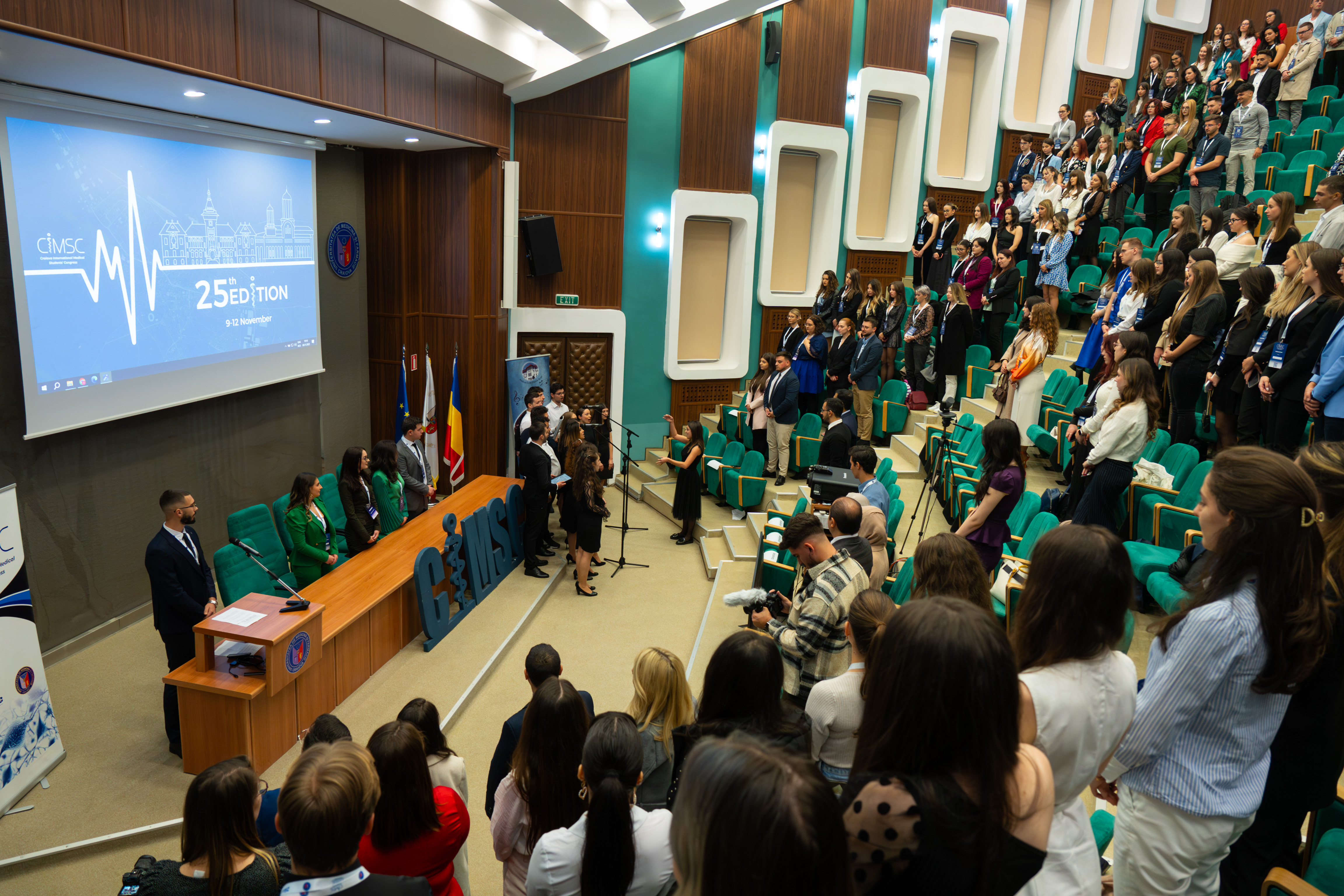 Peste 700 de studenţi în congres la UMF Craiova