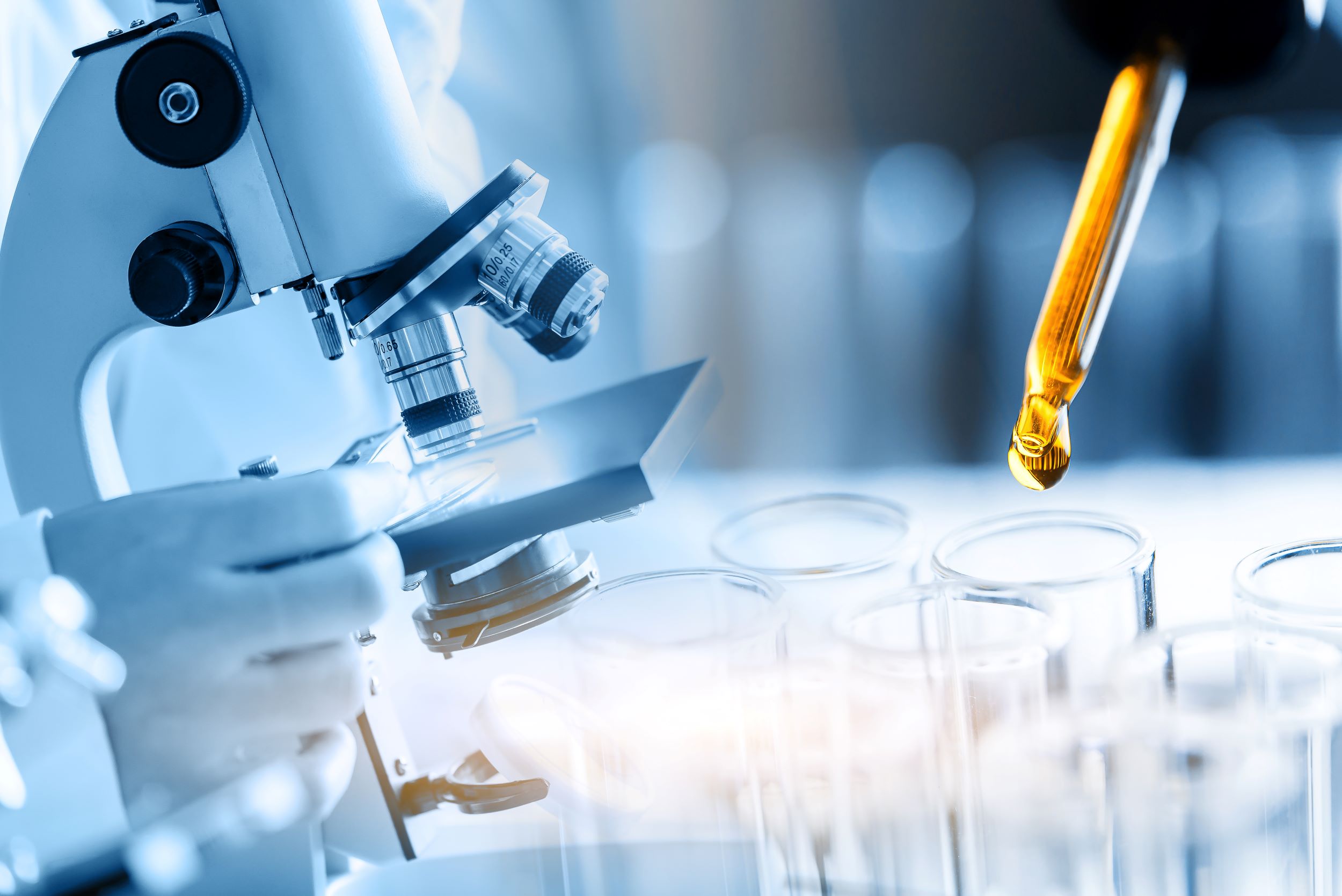 AstraZeneca investeşte 300 de milioane de dolari într-un laborator de ultimă generaţie în SUA pentru terapii celulare