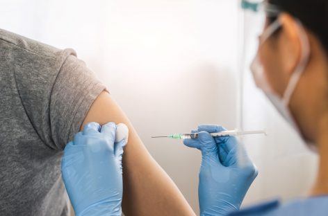 Un vaccin care va proteja împotriva gripei şi Covid, trece de testele avansate